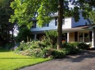 411 Appley Ave, Libertyville, IL 60048