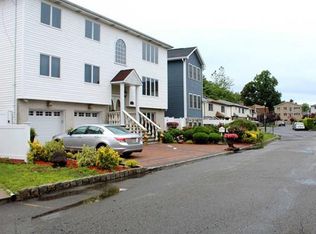 18 Willow Wood Ct #2, East Rutherford, NJ 07073