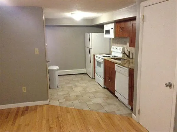 Studio, 550 sqft, $1,950 — Photo 3