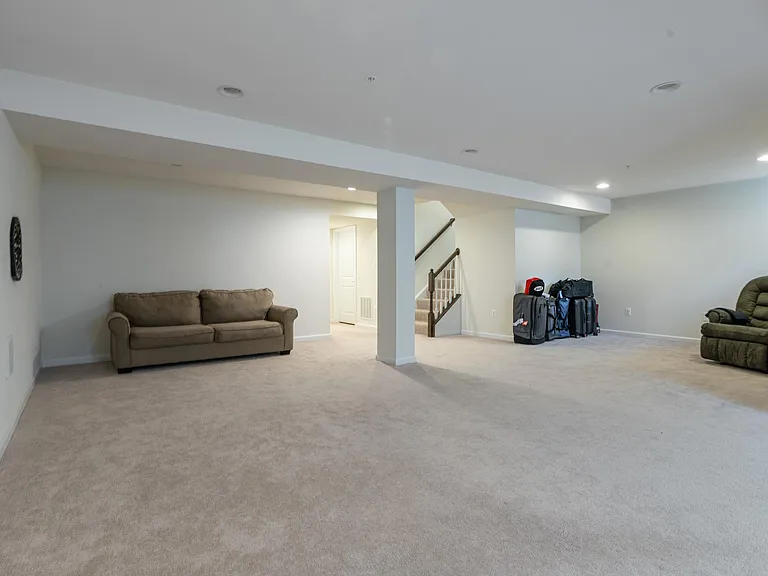 1415 Village Green Way — Photo 24