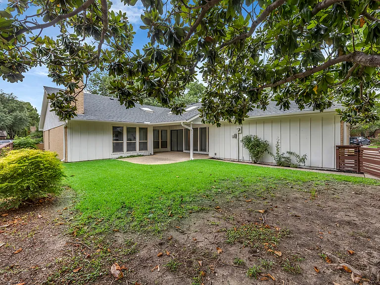13826 Wooded Creek Ct — Photo 32