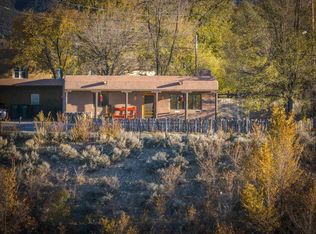 327B Valverde St, Taos, NM 87571