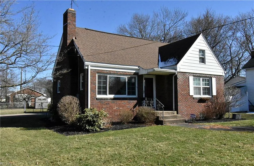 409 Jackson St photo 1