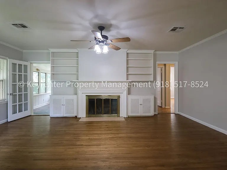 3322 E 23rd St — Photo 7