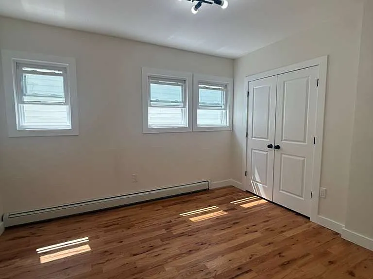 207 Hansbury Ave #1F — Photo 5
