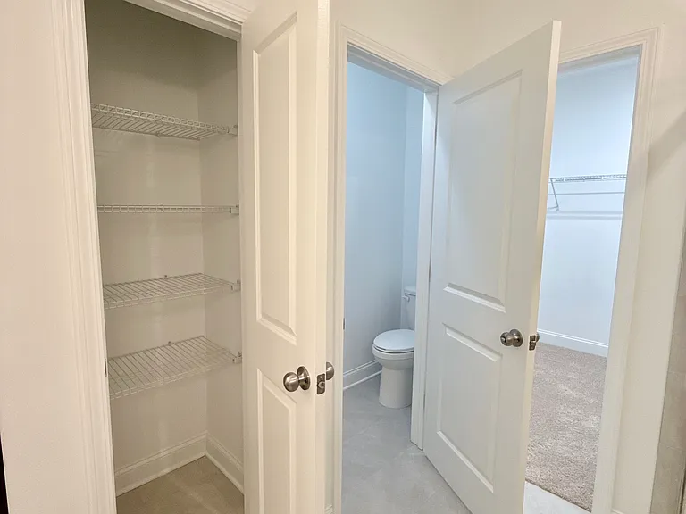 Master Bed Room Bath