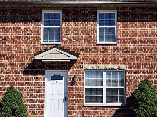 606 Linda Ln #C, Wentzville, MO 63385