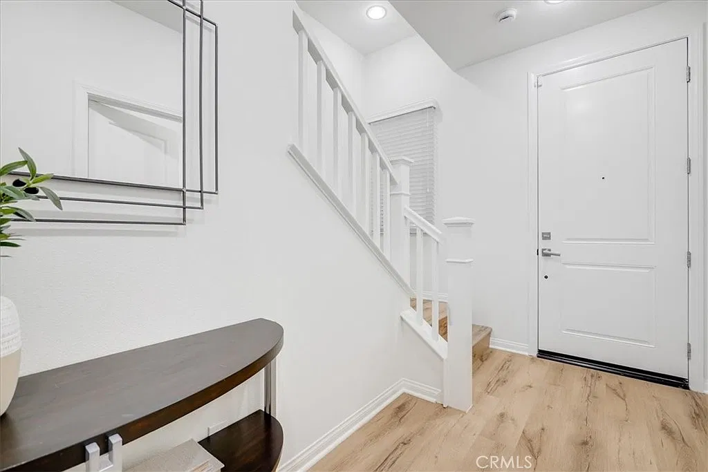 4 bed, 3.5 bath, 1908 sqft, $5,000 — Photo 3