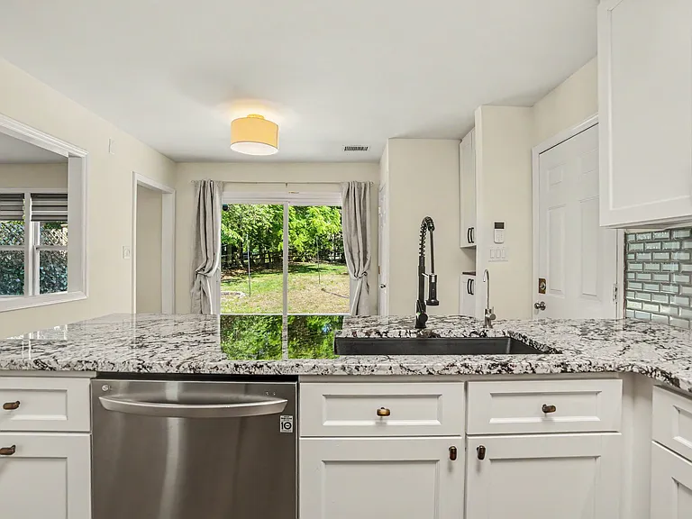 3218 Silver Pond Ct — Photo 5
