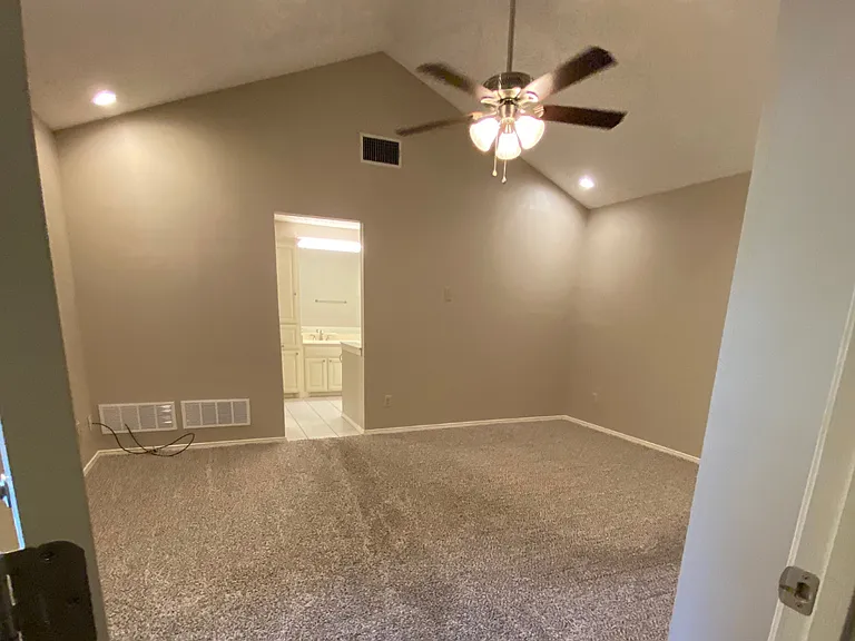9038 Hillside Dr — Photo 12
