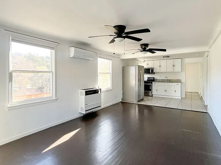 1610 Fargo Street — Photo 6