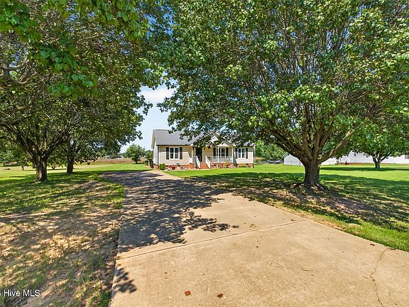 3rd image of 113 Crosswinds Drive