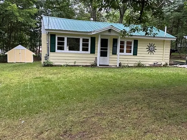 119 Marquette Ave, Houghton Lake, MI 48629