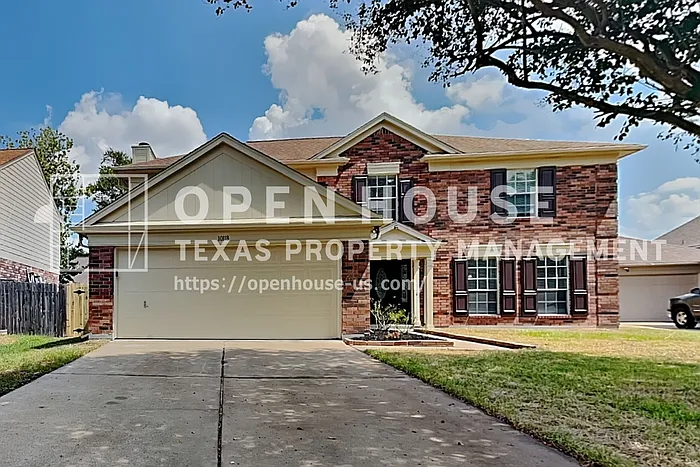 4 bed, 2.5 bath, 2366 sqft, $2,350 — Photo 1