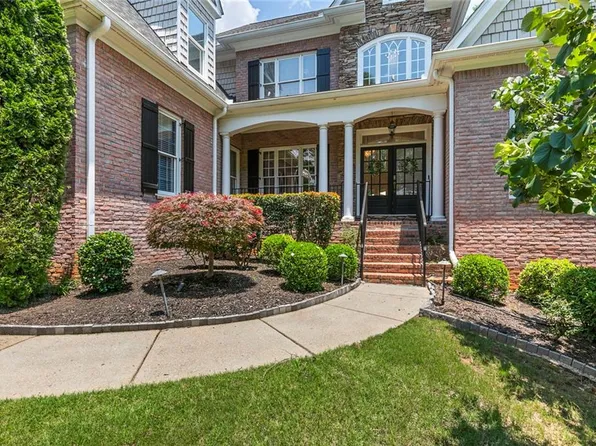 2373 Bronze Oak Ln, Braselton, GA 30517