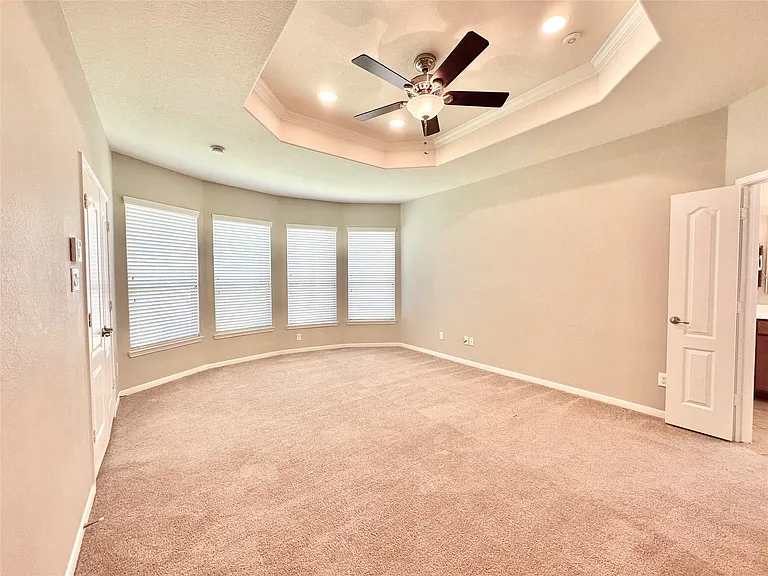 25323 Lisburn Dr — Photo 15