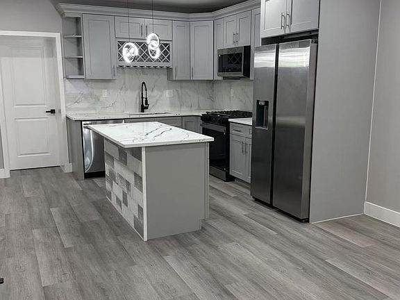4th image of 2705 S Sheridan St