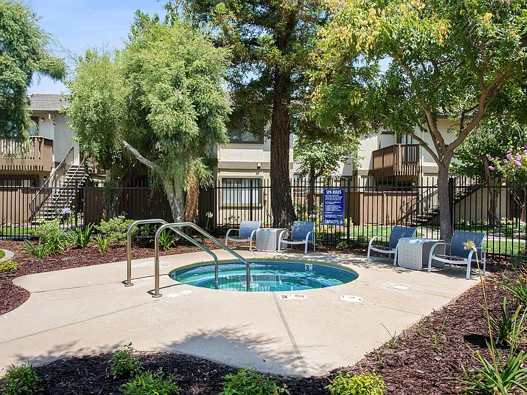 Stonegate Apartments — Photo 6