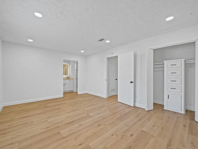 8726 Wilcrest Dr #8726 — Photo 12