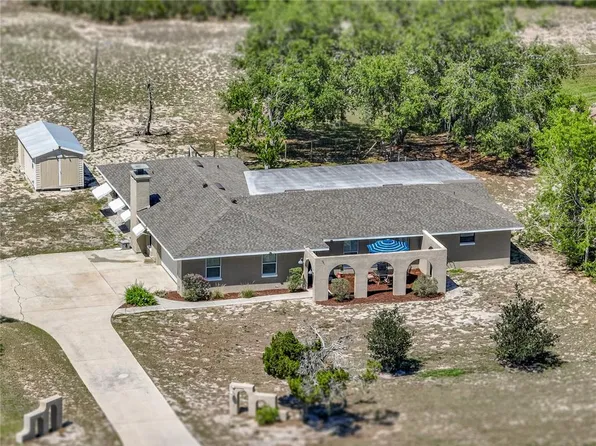 9019 Oakwood Dr, Lake Wales, FL 33898