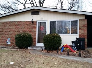 1105 Preakness Ln, Florissant, MO 63033