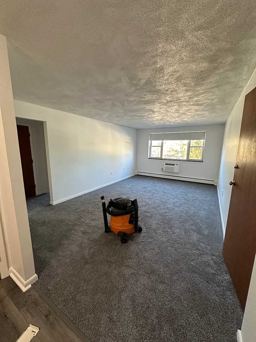Building Photo - 162 Lexington St #28