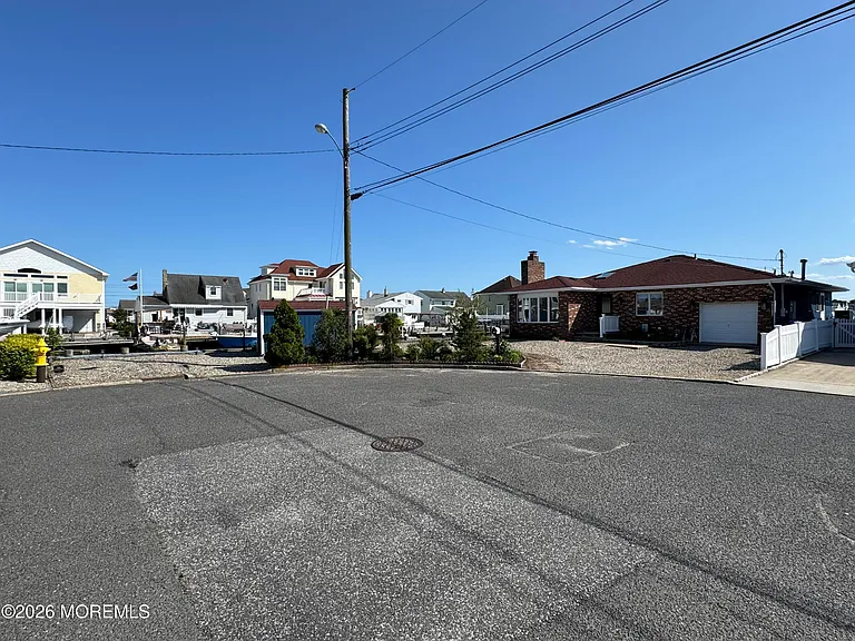 31 Navarra Dr — Photo 34