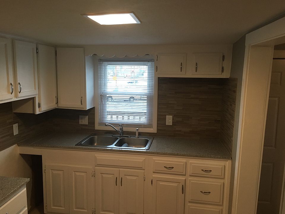 1st image of 3122 S 34th St
