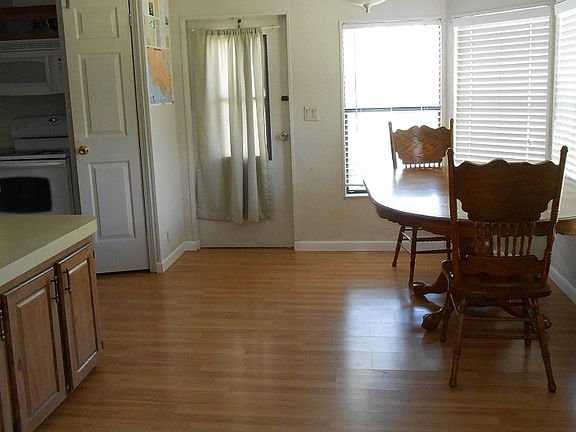 3rd image of 365 Smallwood Dr
