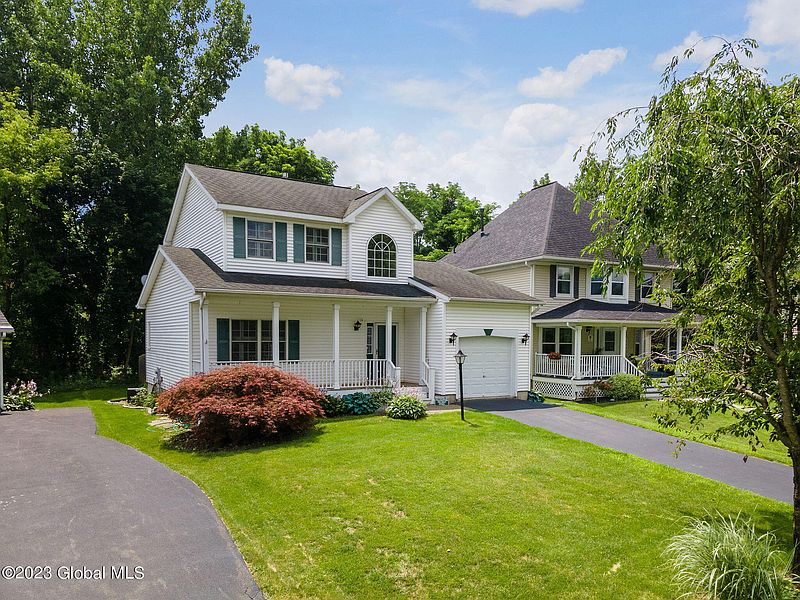 2nd image of 37 Victoria Way