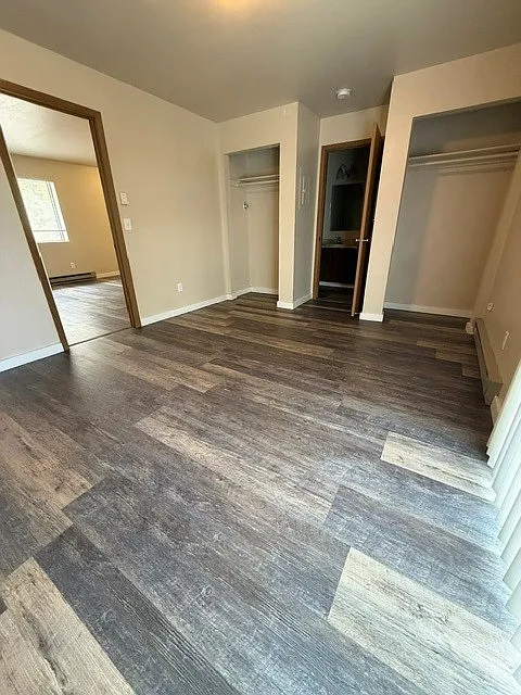 1621 S Lenter