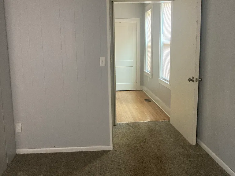 806 N Aurora St #1 — Photo 4