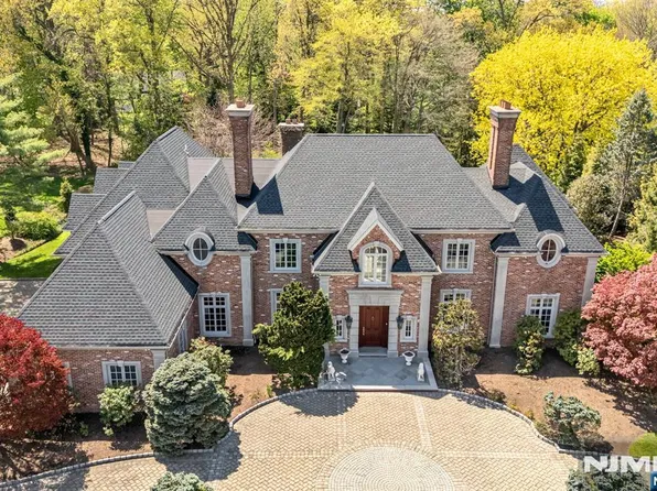 366 E Madison Avenue, Cresskill, NJ 07626