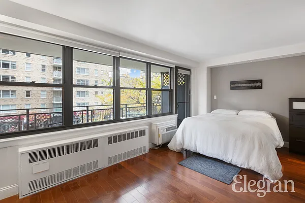 Sold by (Legacy) Elegran | media 5