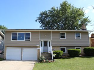 6229 Rio Verde Ave, Oak Forest, IL 60452