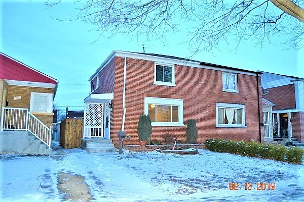 11225 S Avenue H photo 1