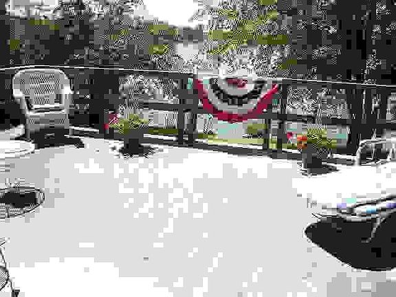 Huge Deck off master Suite