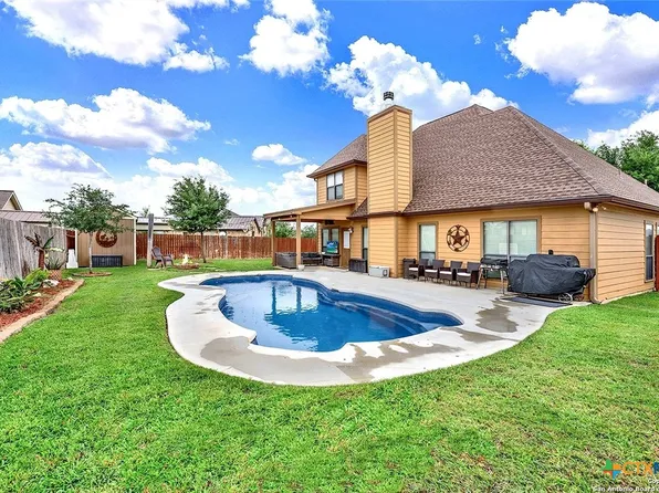 109 Park Way, Poth, TX 78147