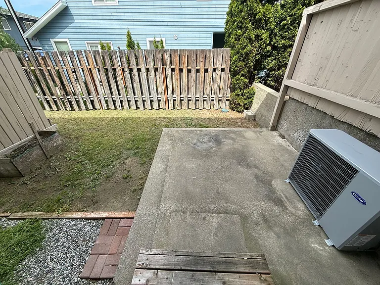 1450 Baker 1451 Ashland — Photo 12