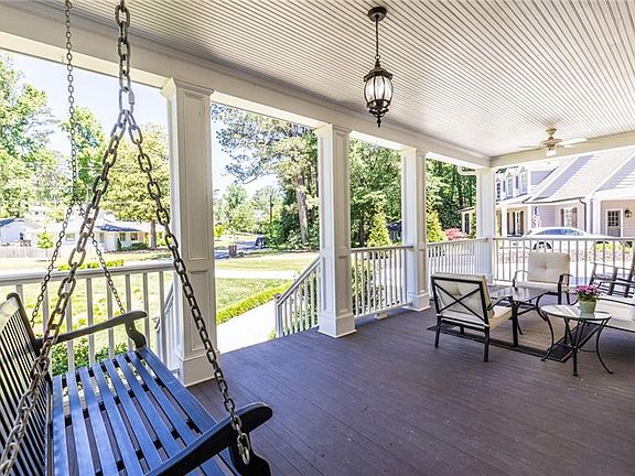 5th image of 429 Valley Brook Dr NE