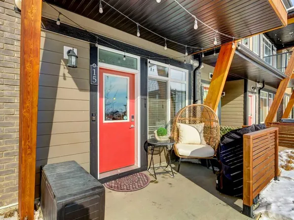 230 S Seton Psge #15, Calgary, AB T3M 3A7