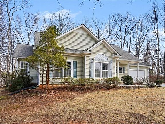 3rd image of 144 Amidon Dr