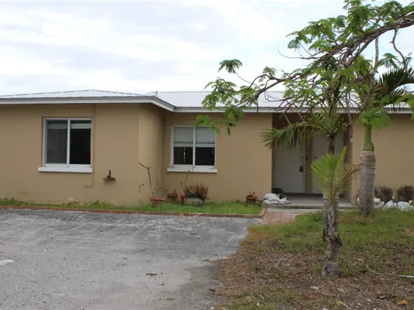 6401 Marina Dr, Holmes Beach, FL 34217