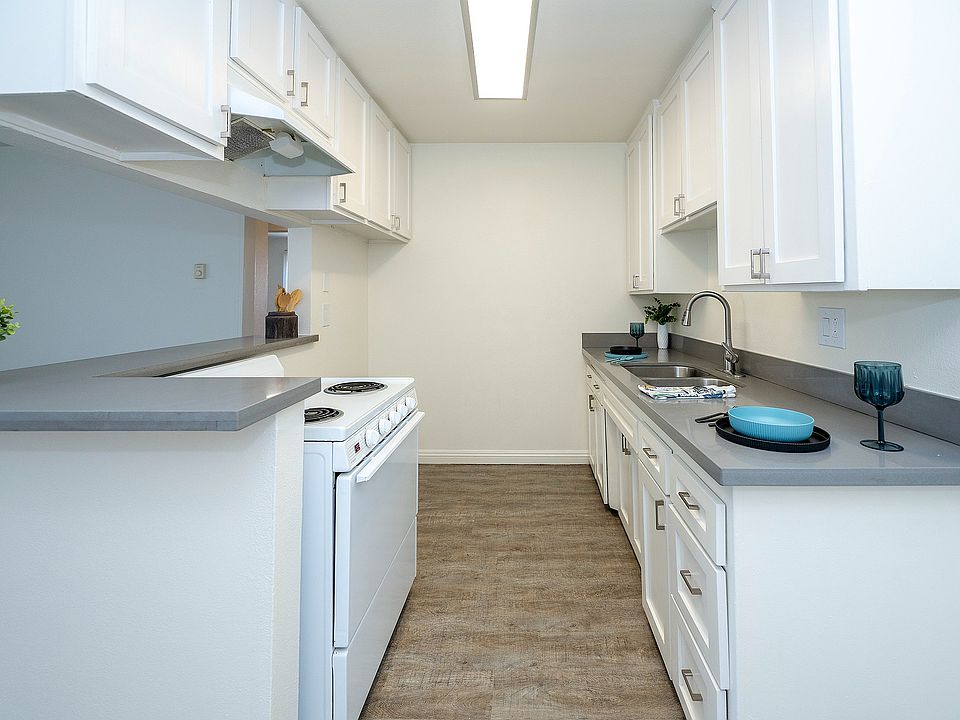 Chestnut kitchen