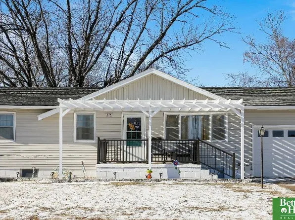 624 S Pine St, Valley, NE 68064