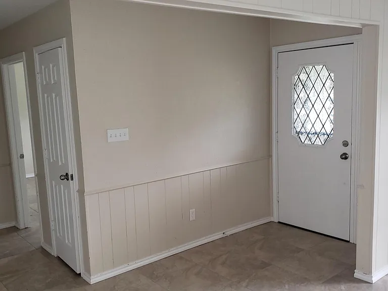 3016 Overton Park Dr W — Photo 5