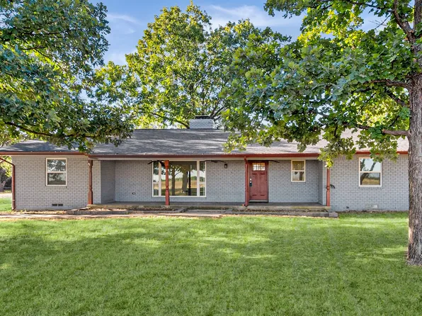 917 Goodwyn Rd, Ennis, TX 76651