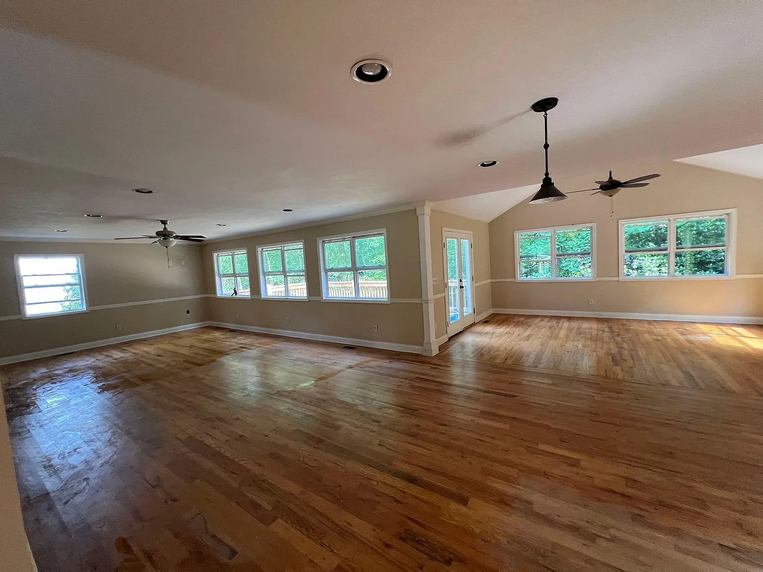4 bed, 2541 sqft, $2,380 — Photo 3