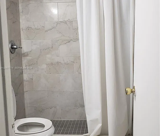 1251 NE 108th St #215 — Photo 5