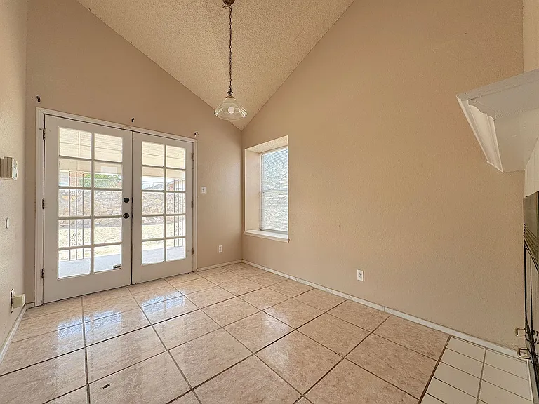 11073 Nathan Bay Dr — Photo 5